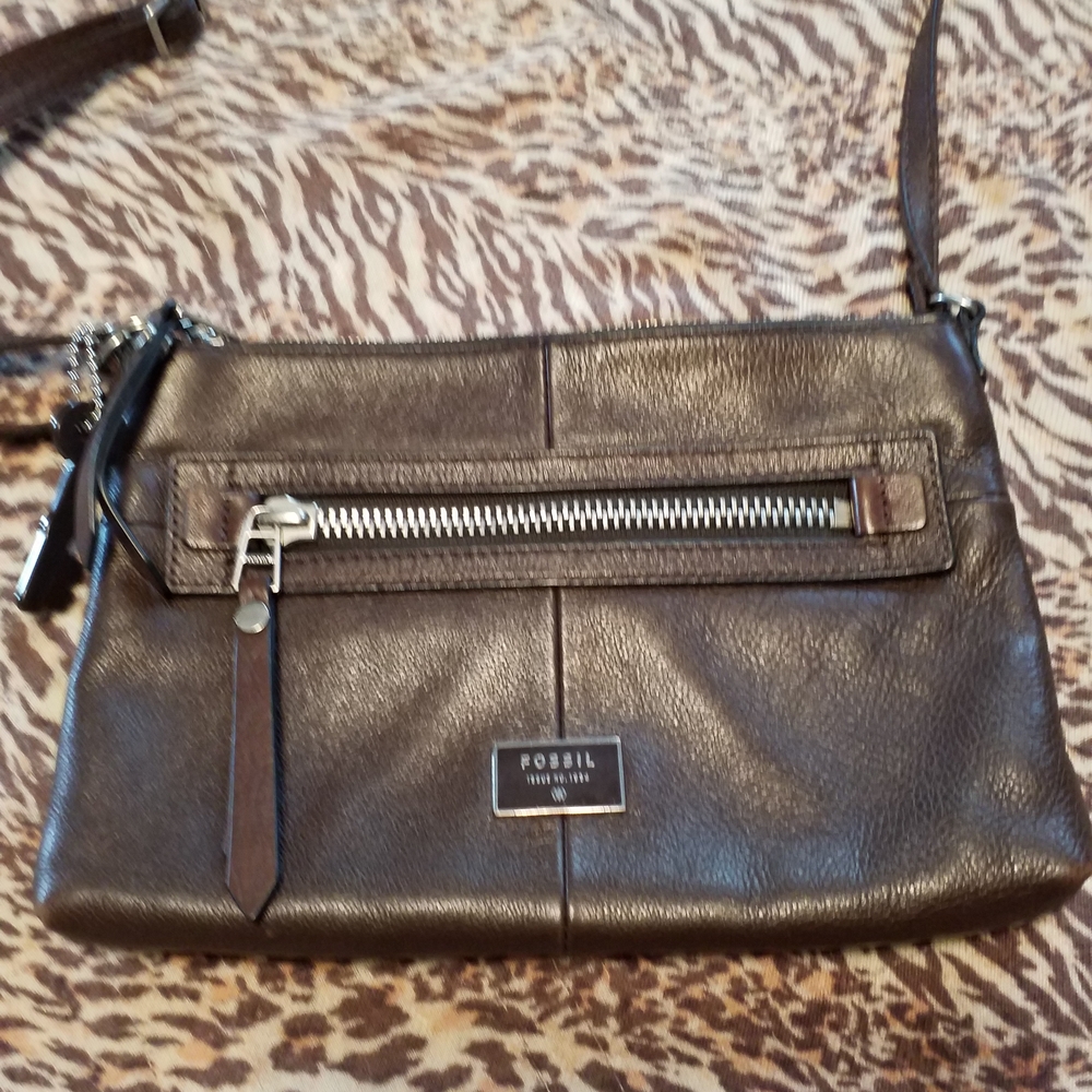 Vintage Fossil Brown Crossbody Bag with Structured Design and Silver Hardware
